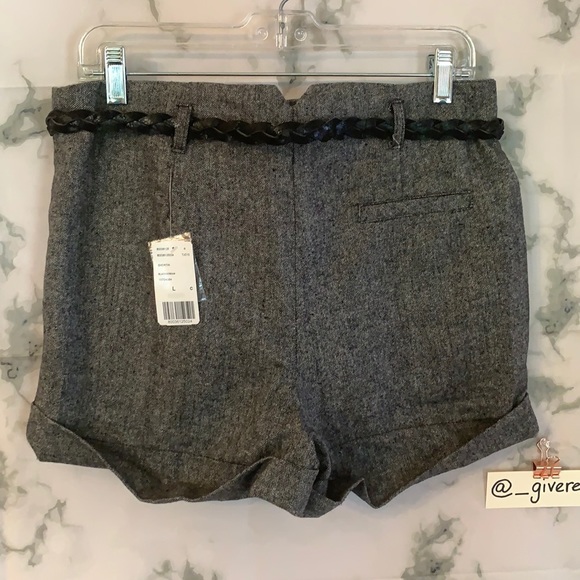 Large Gray Tweed Cuff Hem Woven Shorts w Black Belt - Picture 6 of 15